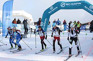 Départ de la finale du sprint dames, Laetitia perd son ski...